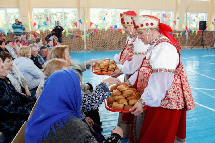 На празднике деревни Чемодурово